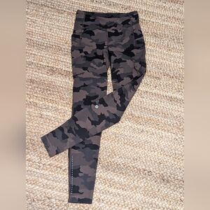 🍋 Lululemon Speed Up Brown Camo Leggings 28" - Size 6